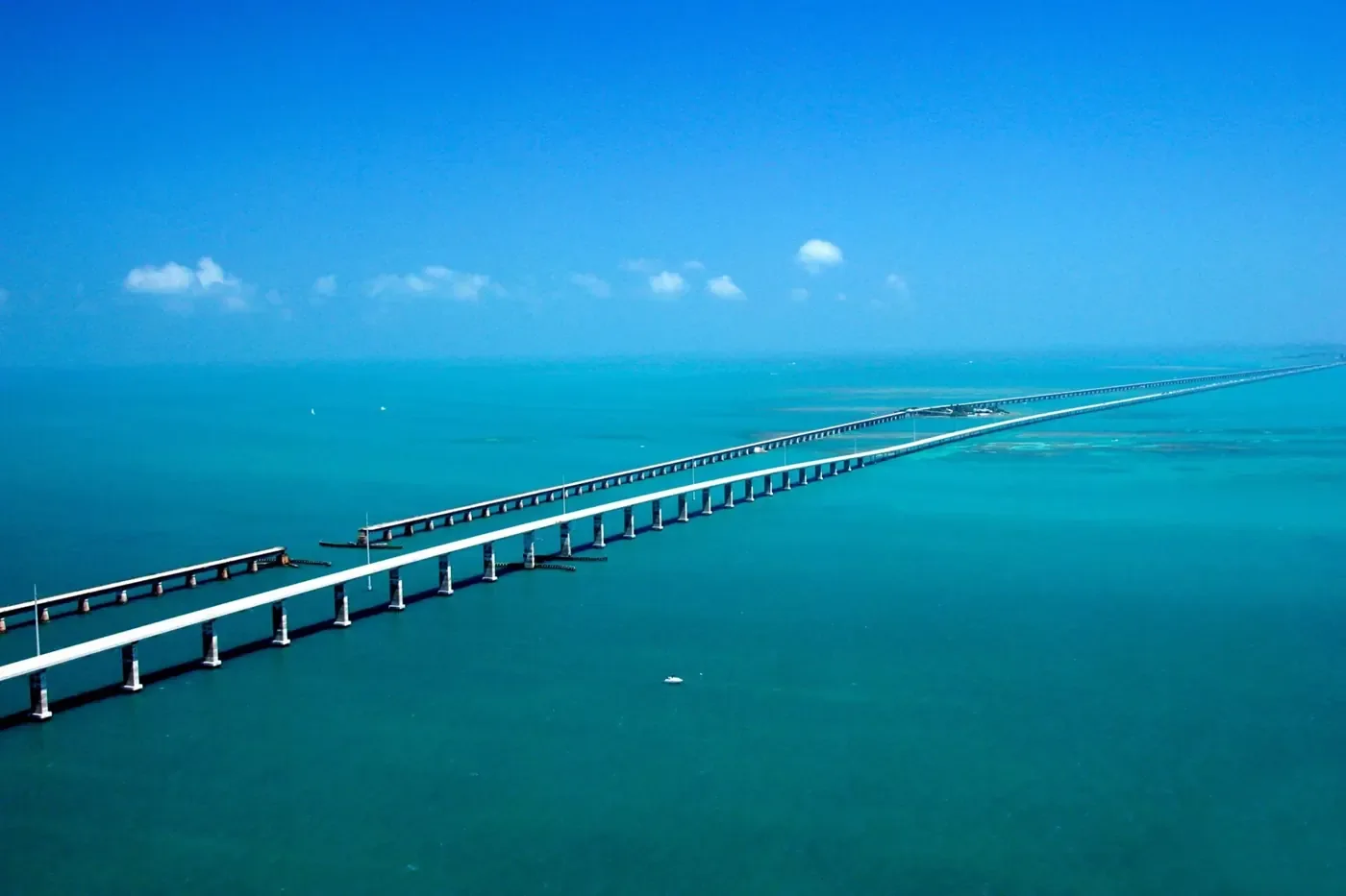 Seven Mile Bridge, Florida Keys aerial (2003).jpg