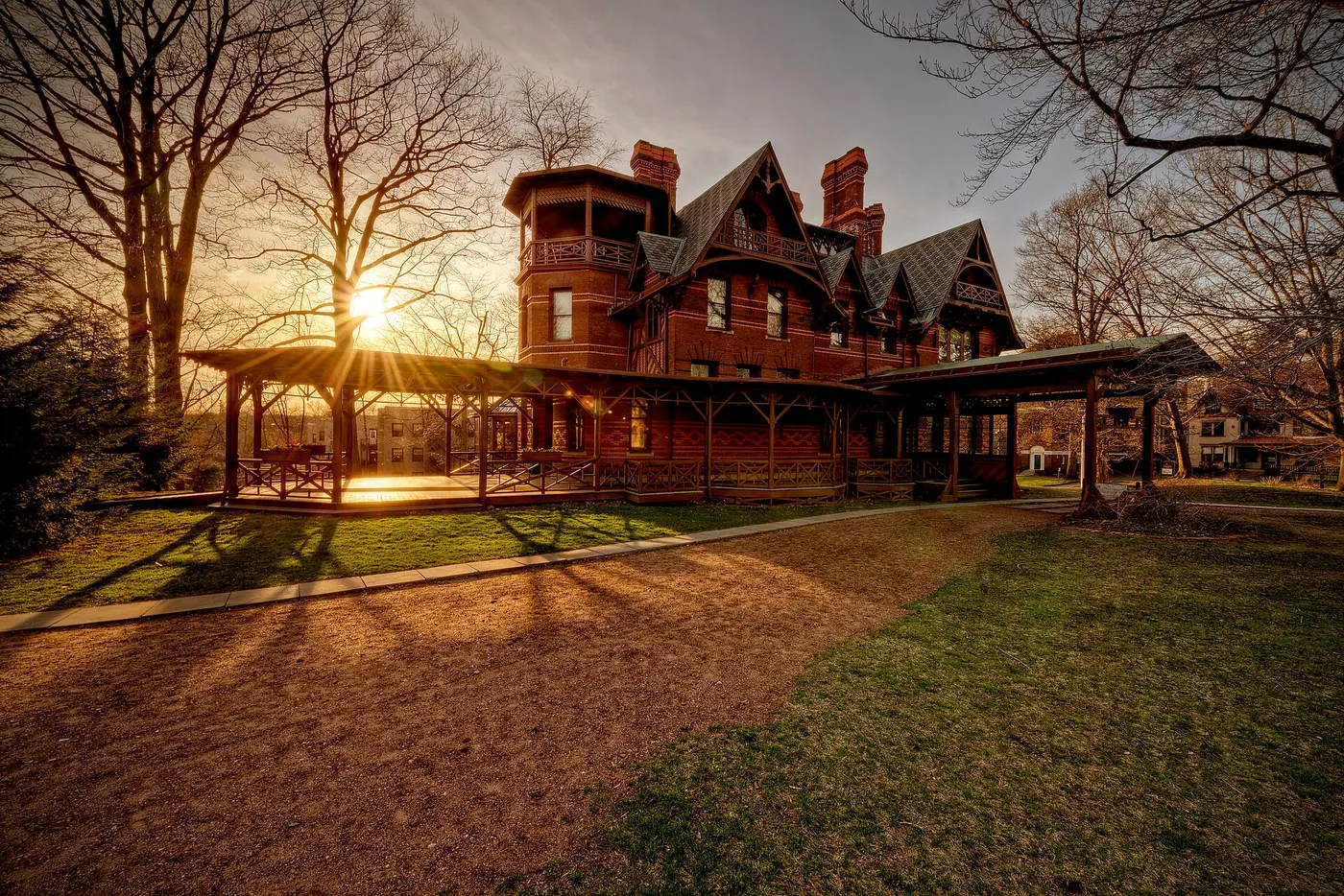 Hartford Writers & Reformers — The Sun Sets on the Mark Twain House and Museum