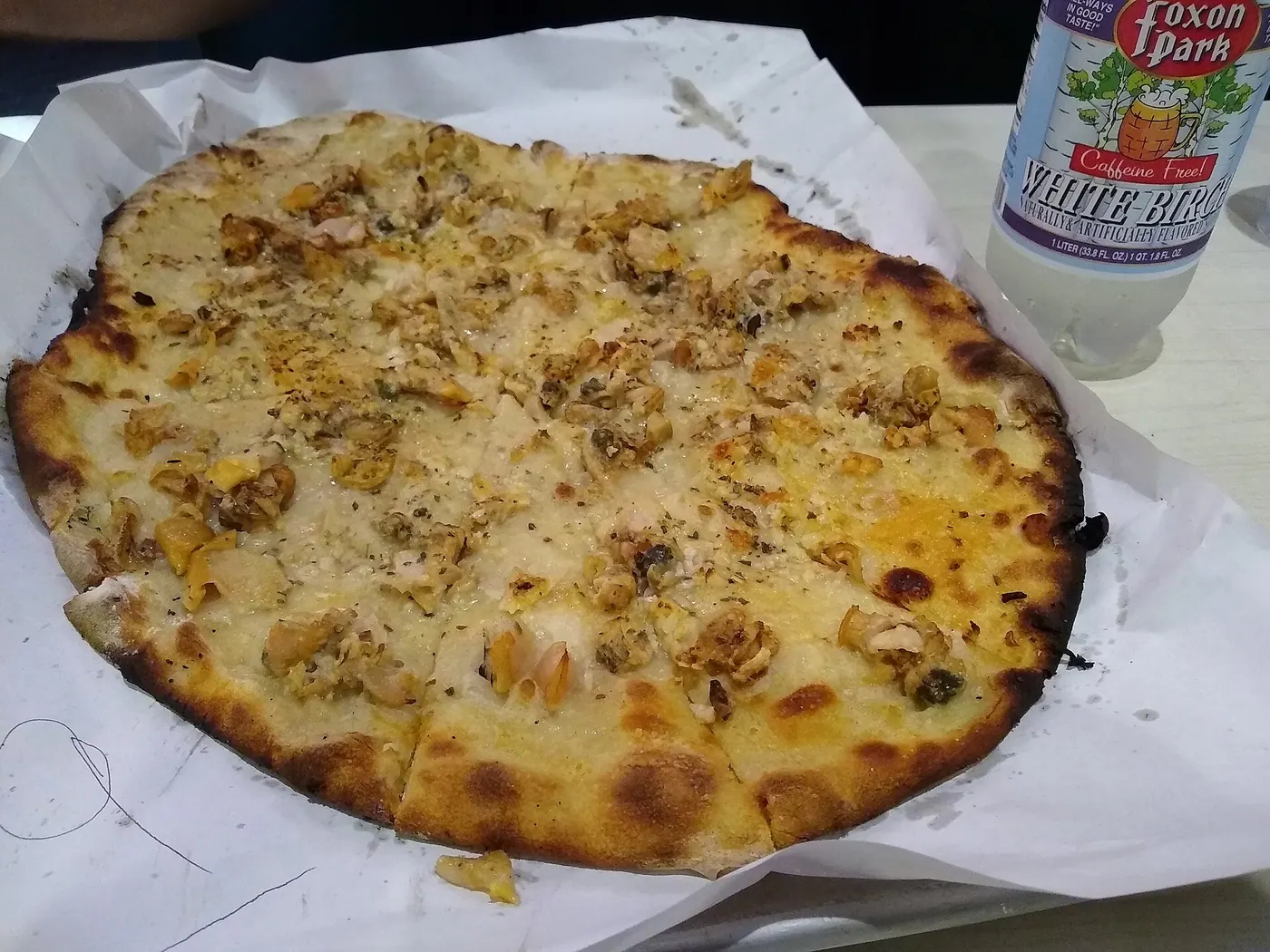 New Haven Pizza & Museums — Frank Pepe's Apizza White Clam Pizza New Haven Connecticut