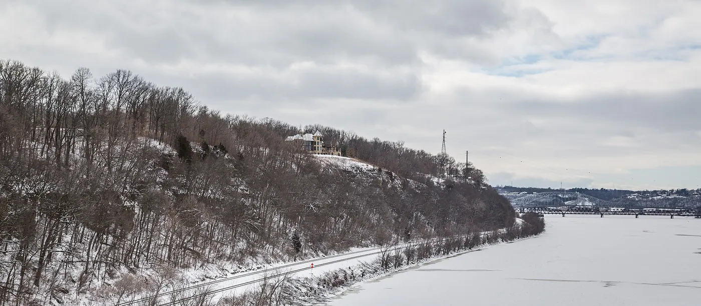 Iowa — Crossing the Mississippi River - Dubuque, Iowa (24085637383)