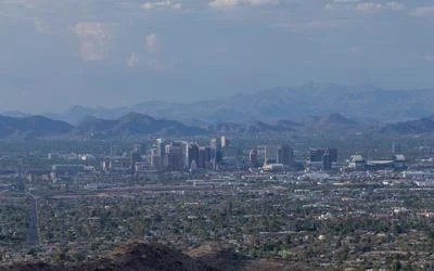 Phoenix skyline and surrounding mountain scenery