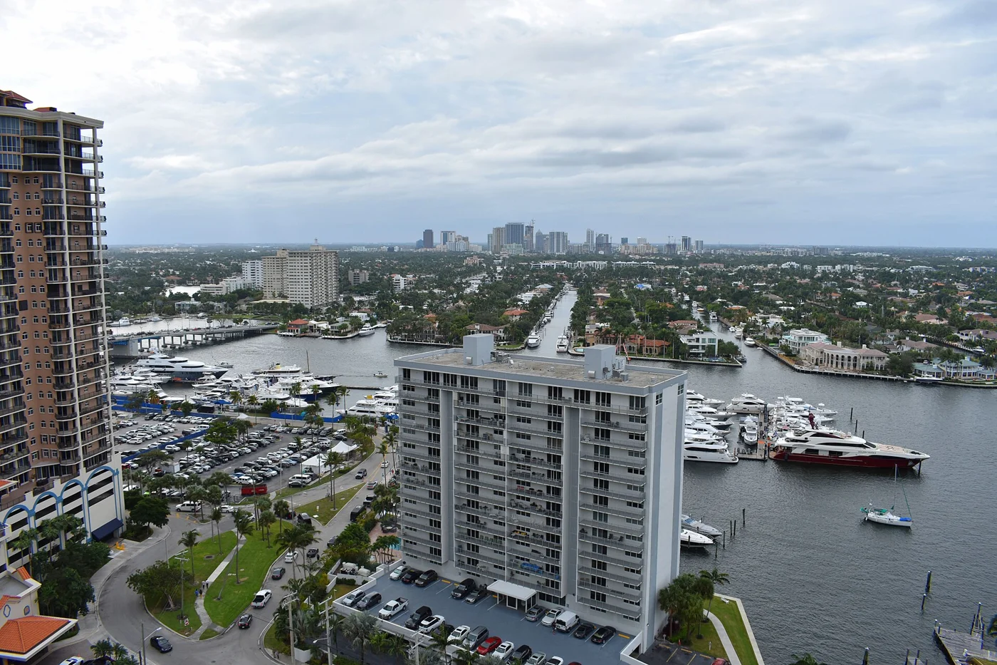 Fort Lauderdale waterways and buildings
