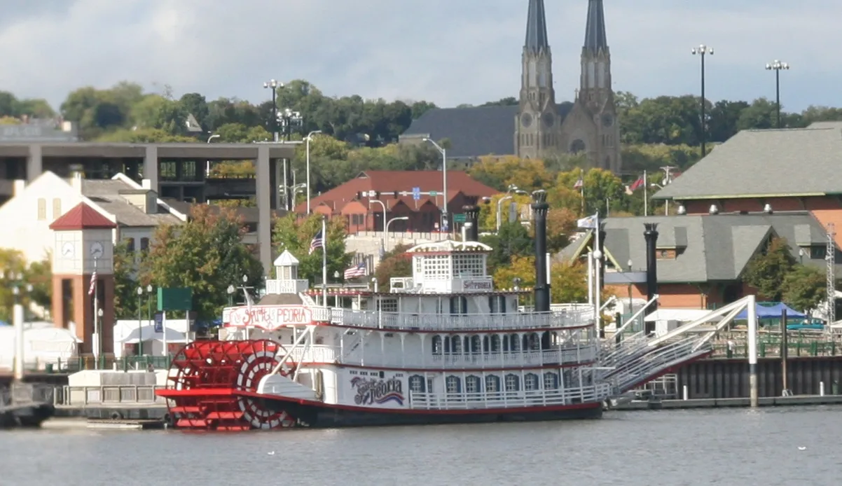 Peoria riverfront and riverboat