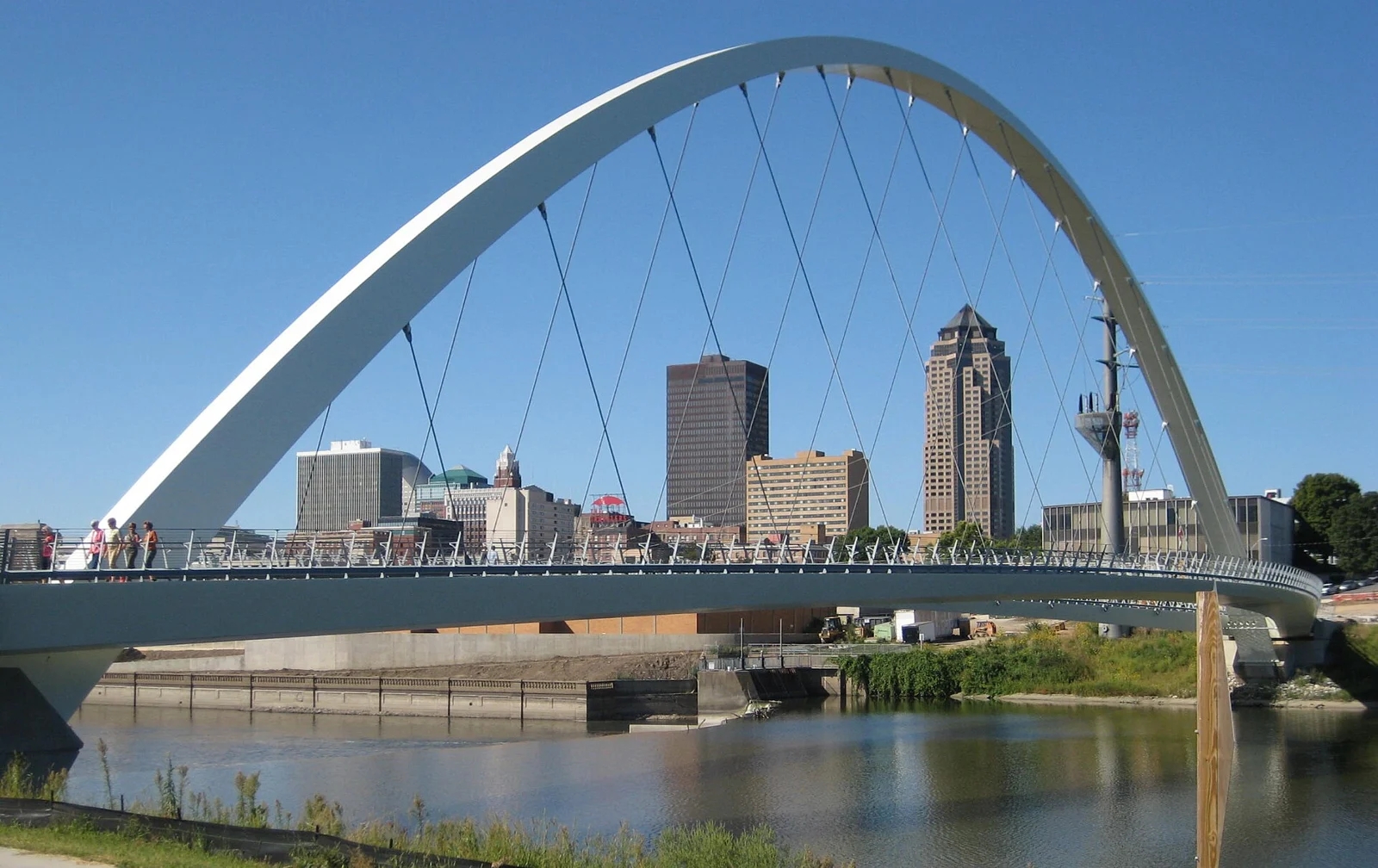 Skyline downtown Des Moines.jpg