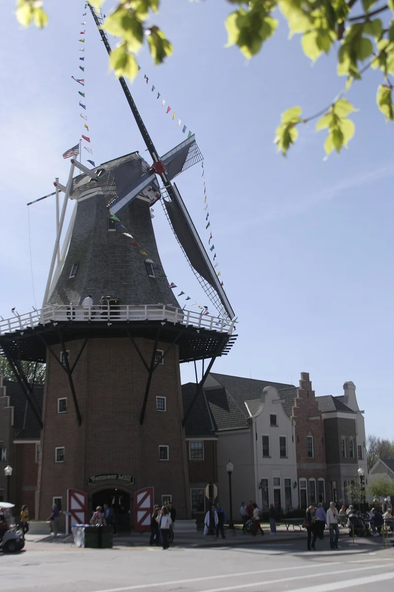 Vermeer Mill in Pella, Iowa.jpg