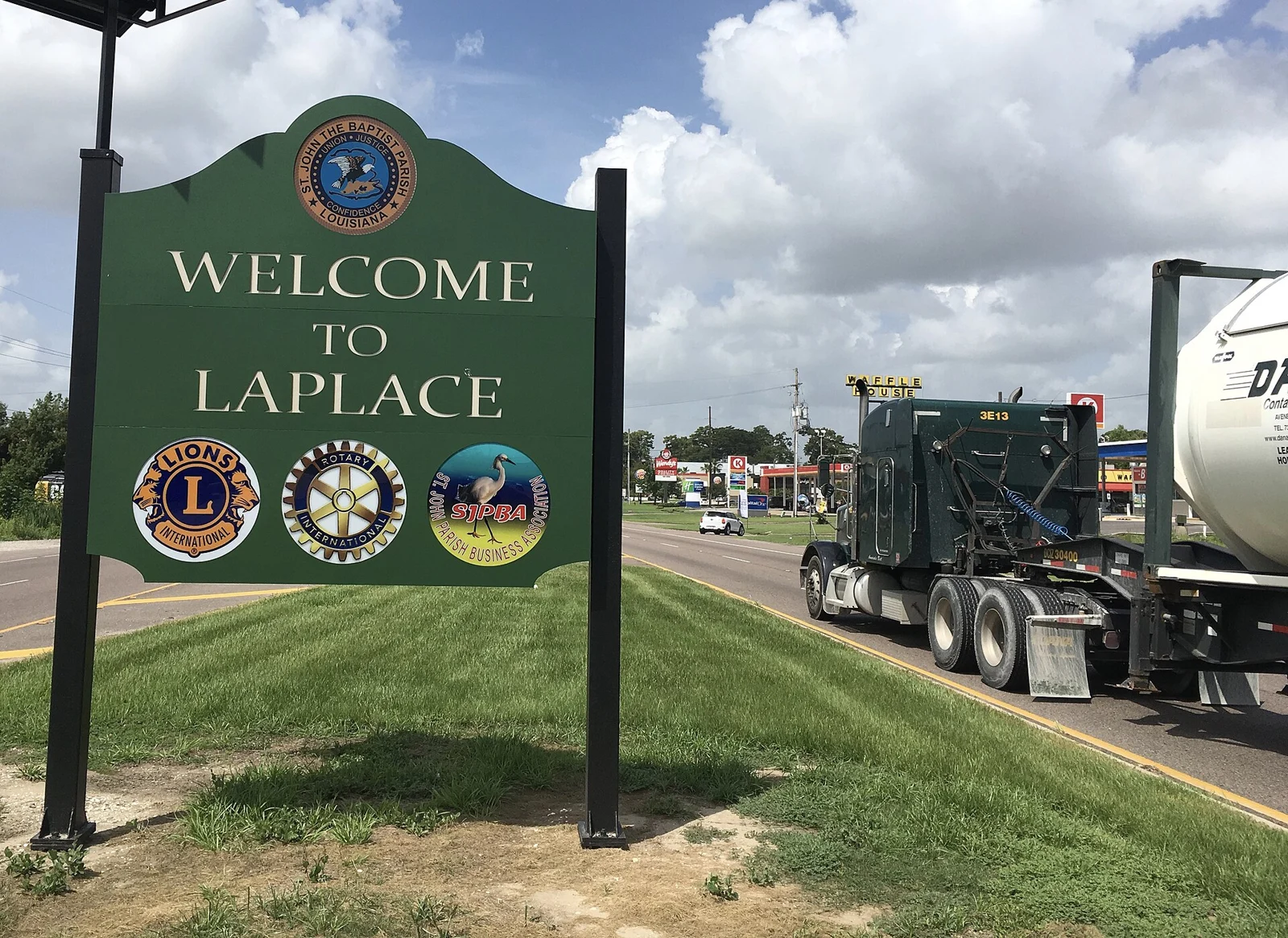 Welcome sign in LaPlace, Louisiana