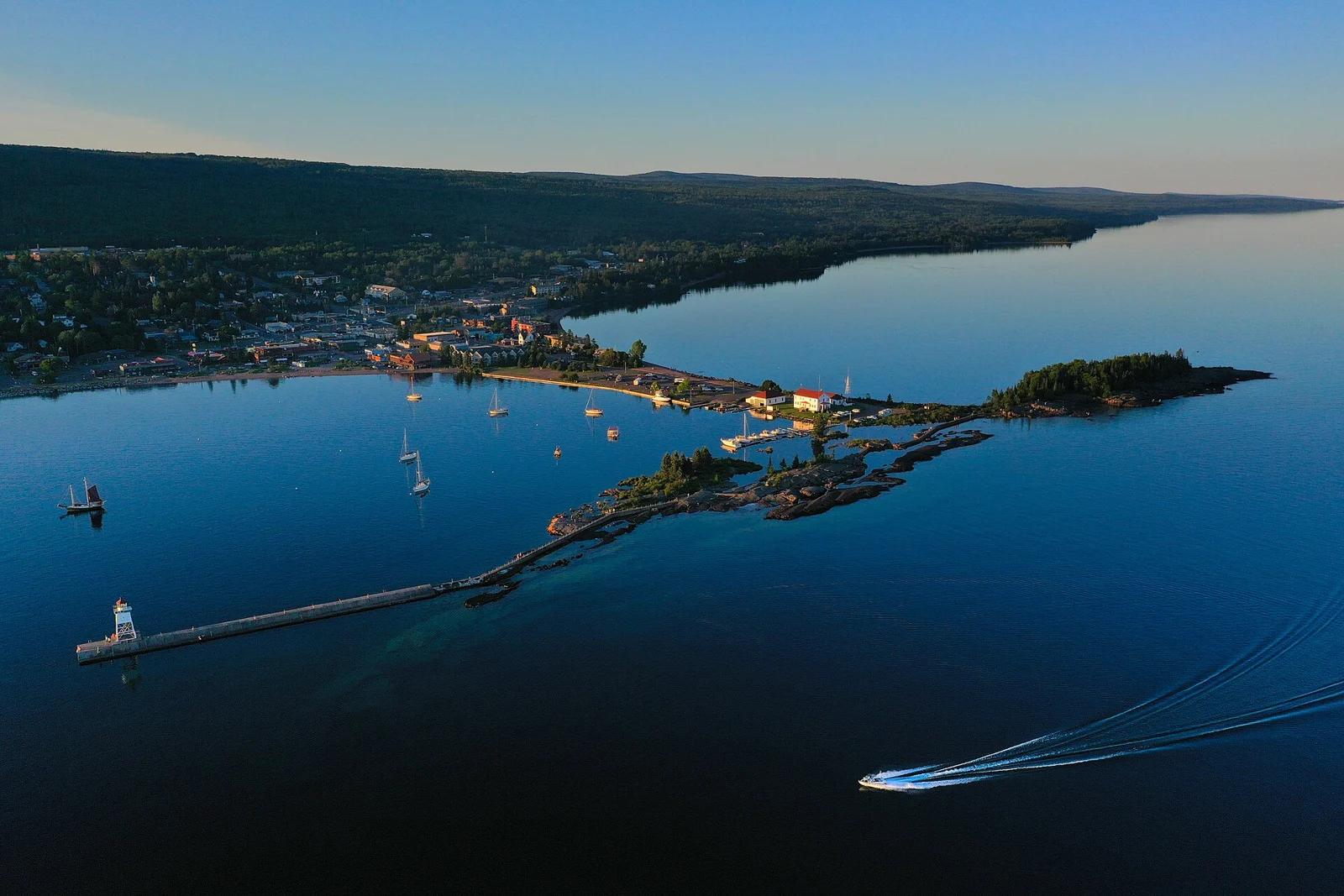 Grand Marais harbor 2020-07-31.jpg