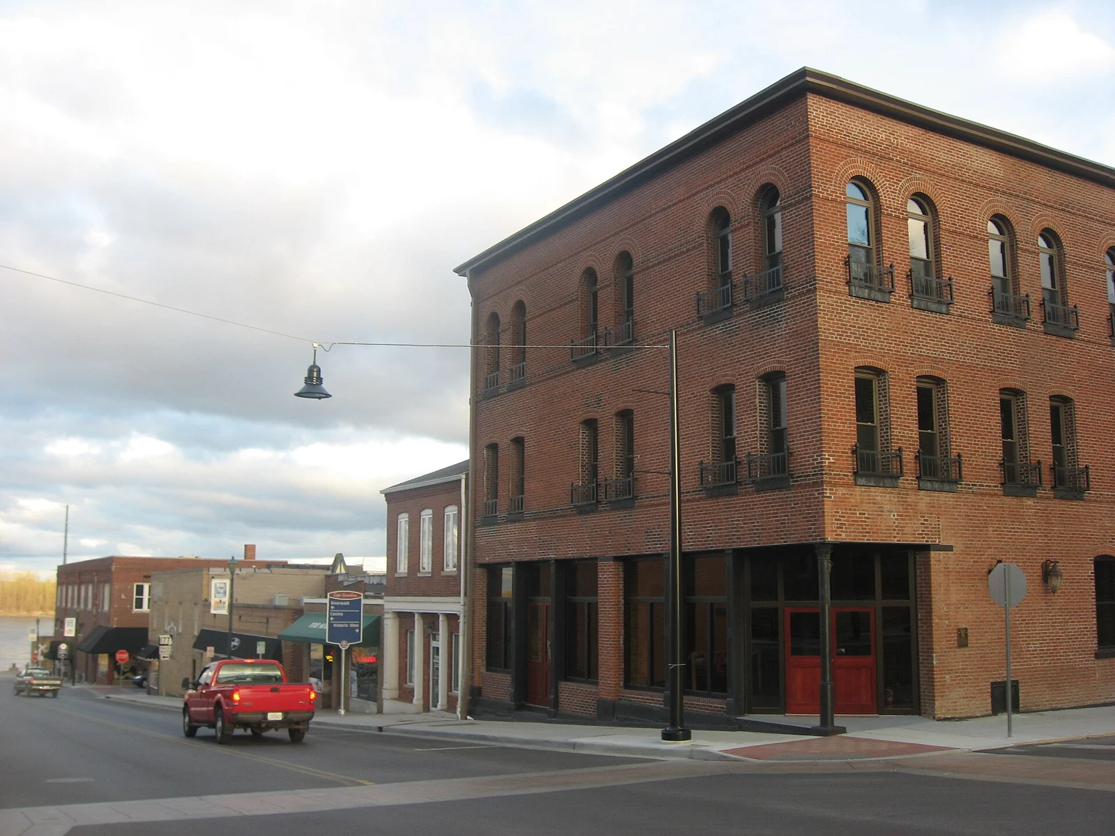 Broadway at Main in Cape Girardeau.jpg