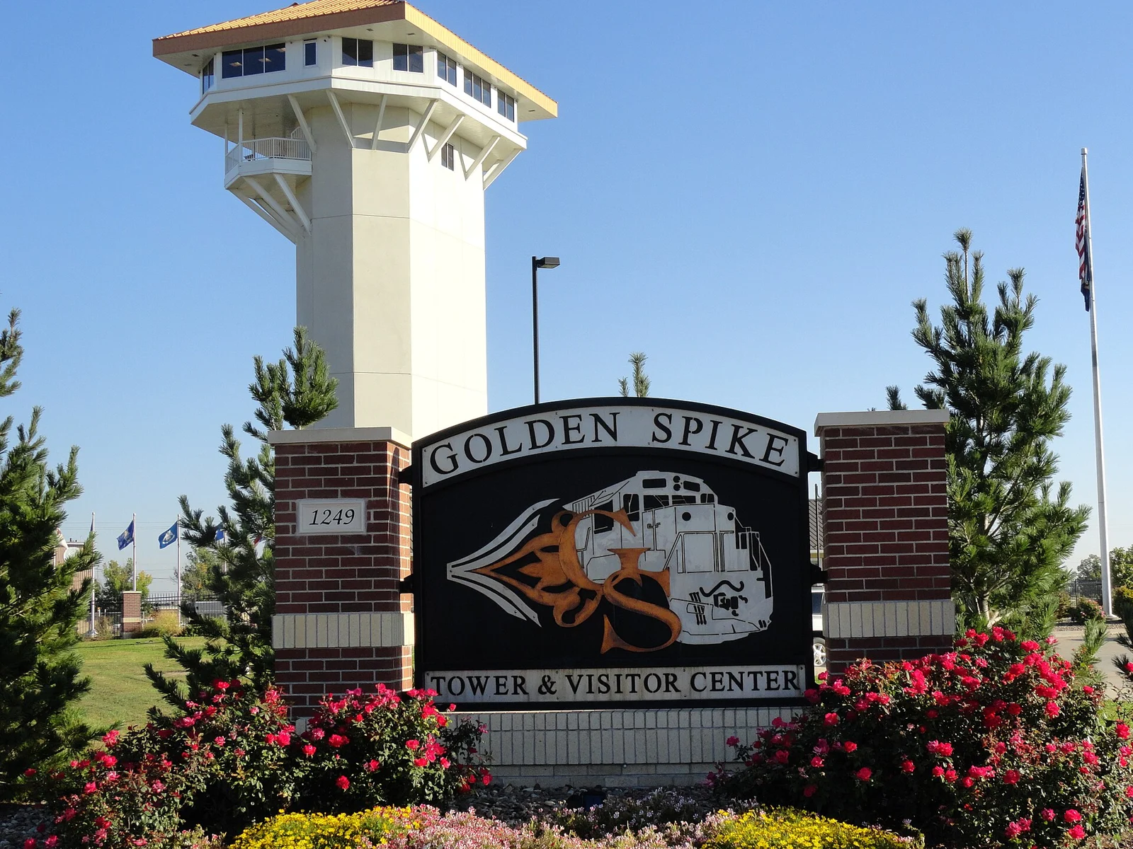 Golden Spike Tower and visitor-center sign near North Platte