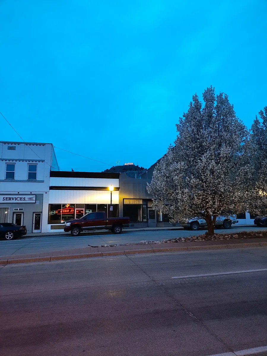 Raton New Mexico at Dusk April 2024.png