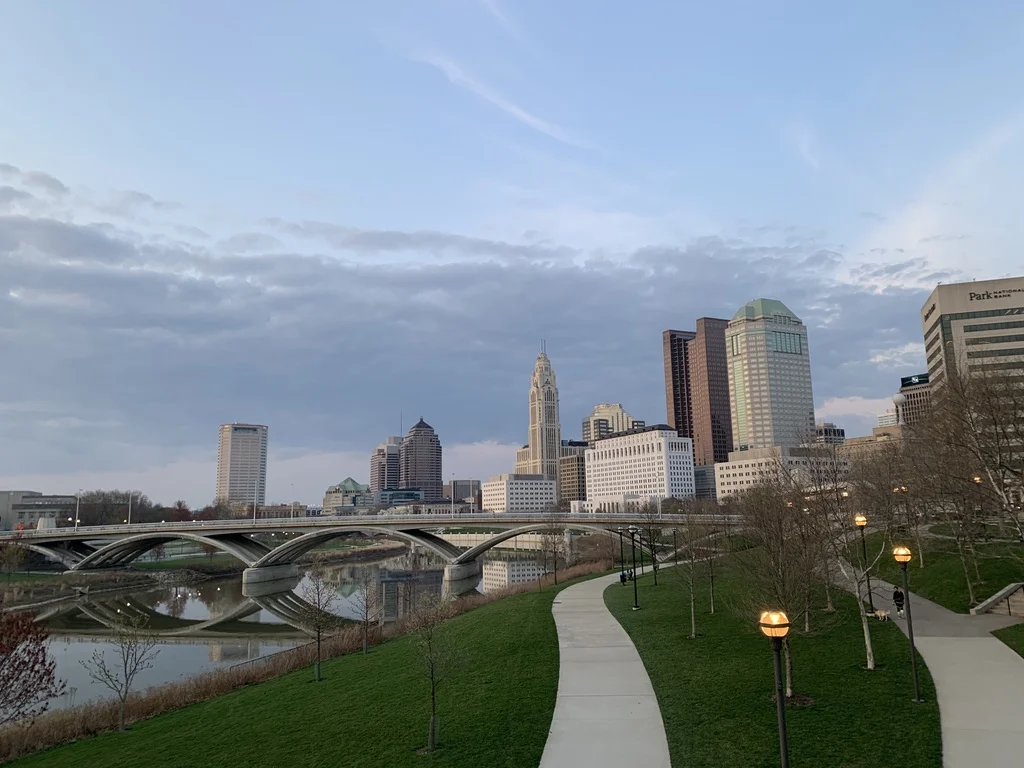 Columbus Ohio Skyline in Evening.jpg