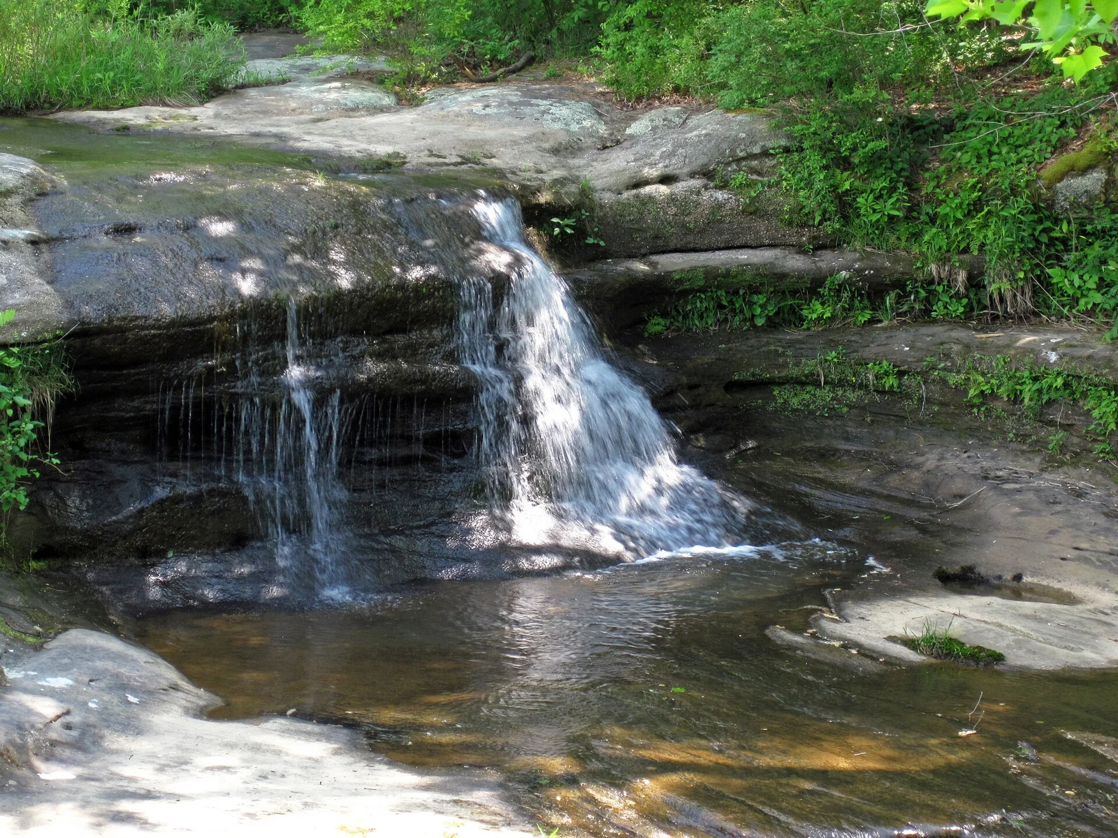 Upper Falls (Old Man's Cave Gorge, Hocking Hills, Ohio, USA) 1 (34875565365).jpg