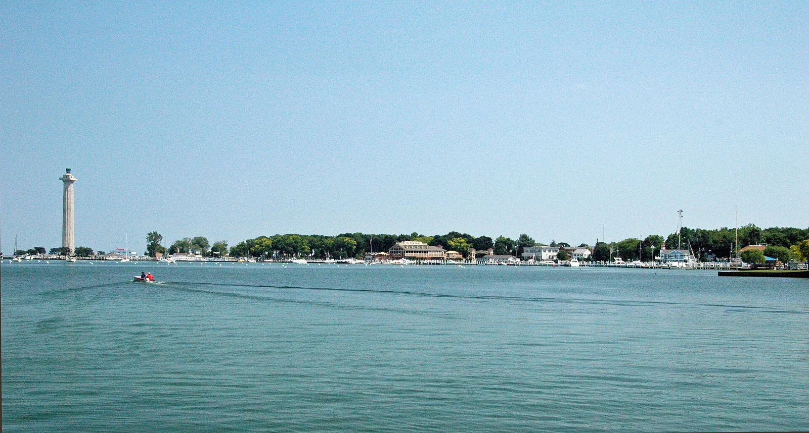Perry's Monument & Put-in-Bay (South Bass Island, Lake Erie, Ohio, USA) (48627794541).jpg