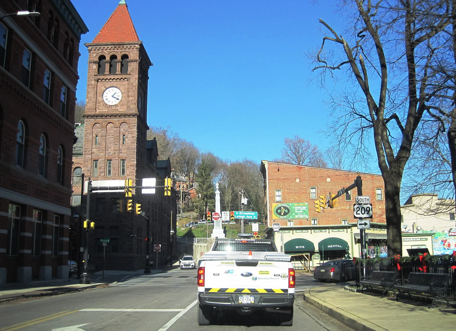 US 209 sb in Jim Thorpe, PA, Nov. 2022.jpg