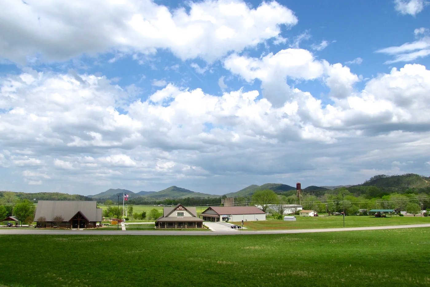 Tellico Plains and the Cherohala Skyway Visitor Center