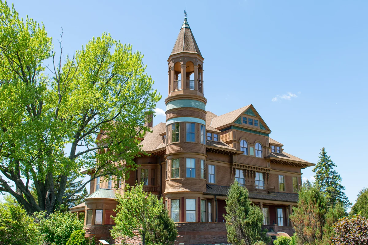 Fairlawn Mansion, Superior