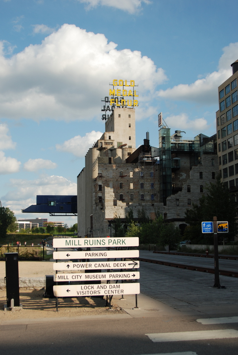 This is an image of a place or building that is listed on the National Register of Historic Places in the United States of America . Its reference number is 71000438 ( Wikidata ).
