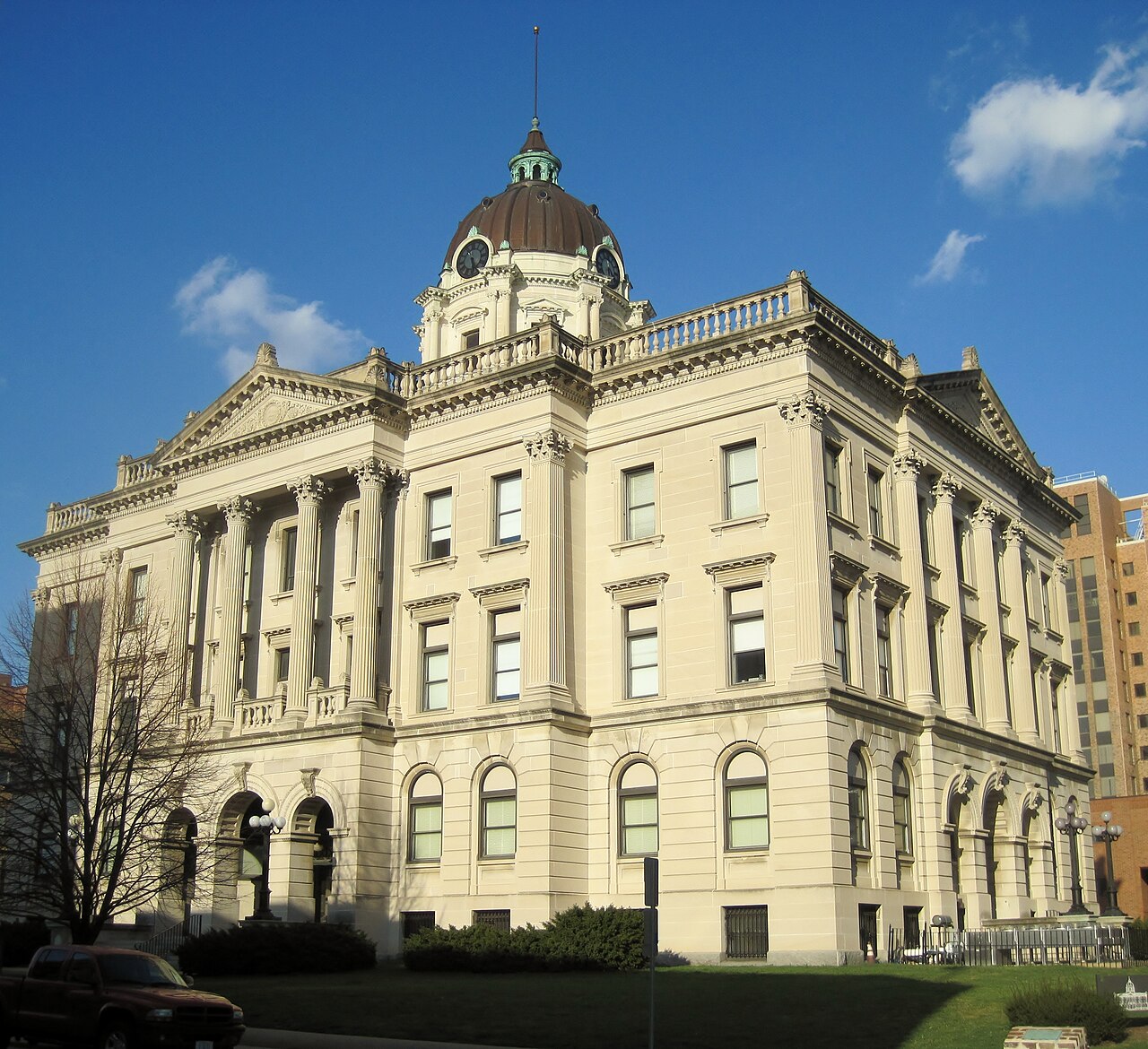 The McLean County Courthouse Square in Bloomington (1903). It was the home of the McLean County Circuit Court from 1900 to 1976. A fire damaged the building three years later, and 