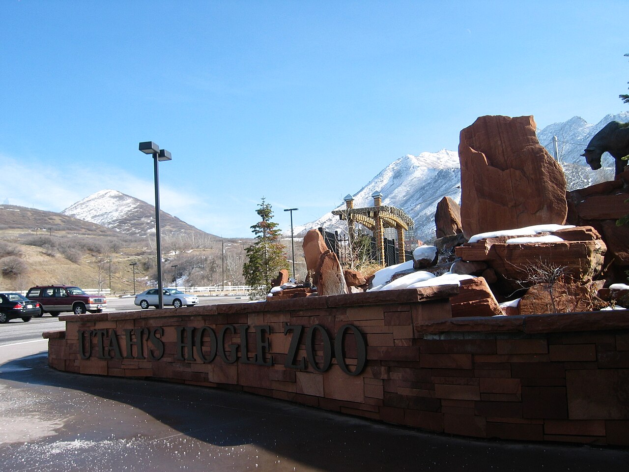 Hogle Zoo in Salt Lake City , Utah . The Mountain Lion sculpture is by Avard Fairbanks .
